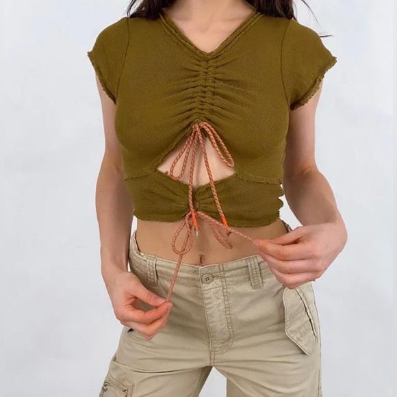 Free people Khaki cinch front crop top medium NWOT - Picture 3 of 10